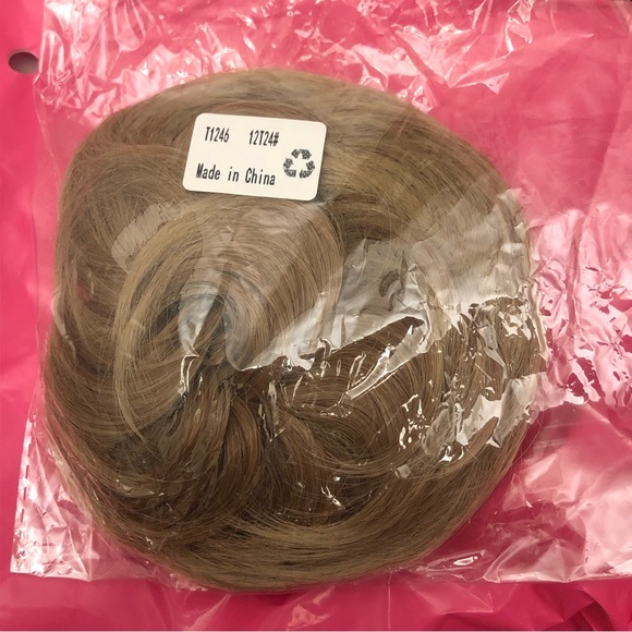 Box Of Brand New Hair Pieces ! Over 100 Items!! - Picture 10 of 11